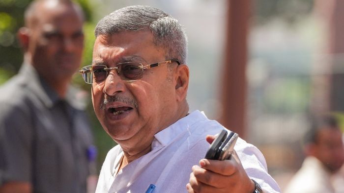 ফের বিতর্ক উস্কালেন কল্যাণ