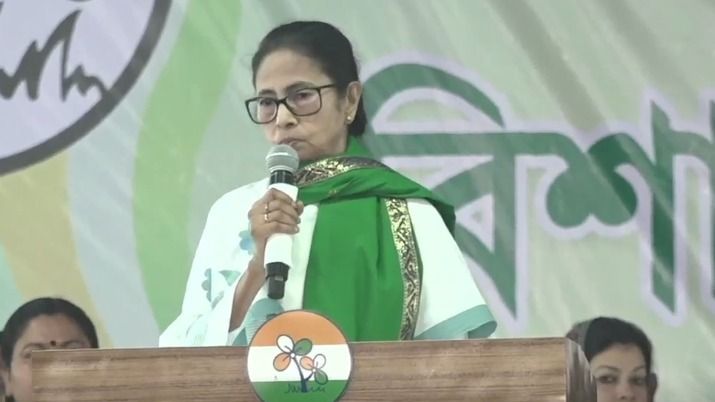 'নথি থাকা সত্ত্বেও সোনালিকে কেন বাংলাদেশ পুশব্যাক?', অনুপ্রবেশকারী ইস্যুতে কেন্দ্রকে তোপ মমতার