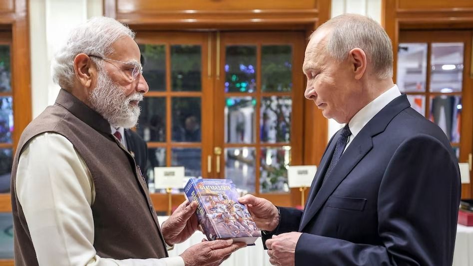 রুপোর ঘোড়া, মার্বেলের দাবা, শ্রীমদ্ভগবদ্গীতা; PM মোদী পুতিনকে দিলেন এই ৬ উপহার