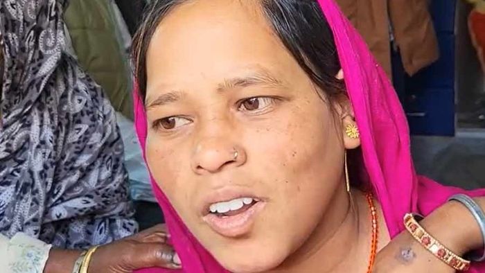 নয় মাসের অন্তঃসত্ত্বা সোনালির ঘরে ফিরতেই আবেগে ভাসল বীরভূমের পাইকর