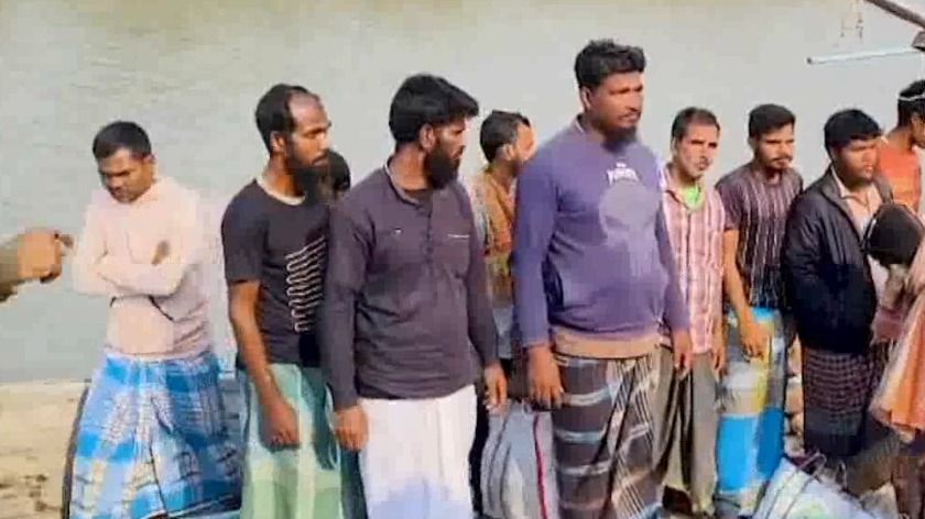 অবশেষে জলসীমান্তে ৭৯ জন মৎস্যজীবী বন্দি বিনিময়, স্বস্তি ভারত-বাংলাদেশে