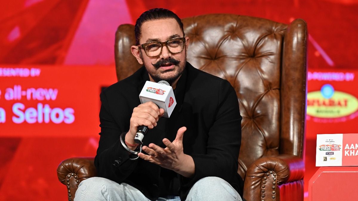 'রীনার কাছে বসে কেঁদেছি কতদিন,' কঠিন সময়ের গল্প বললেন আমির