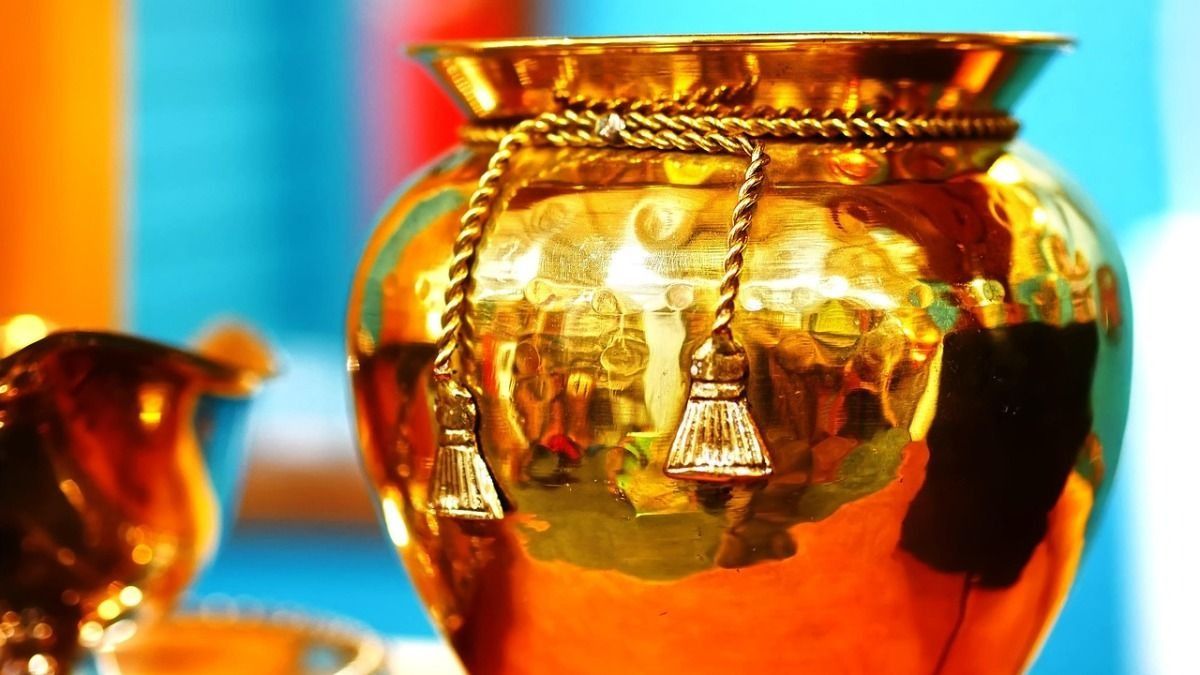 ঘরের উত্তর দিকে রাখুন এই জিনিস, প্রসন্ন হবেন লক্ষ্মী, ভাগ্যে আসবে প্রচুর ধন-সম্পত্তি