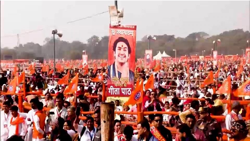 গীতাপাঠ অনুষ্ঠানে নিরামিষ বলে চিকেন প্যাটিস বিক্রি, জামিন পেয়েই পাল্টা অভিযোগ ধৃতদের 