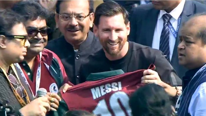 মেসি মাঠ ছাড়তেই কার্যত রণক্ষেত্রের চেহারা নেয় যুবভারতী ক্রীড়াঙ্গন।-ফাইল ছবি