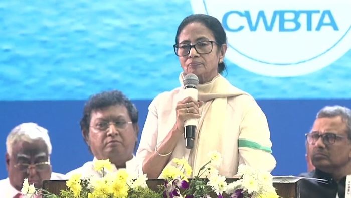 মুখ্যমন্ত্রী মমতা বন্দ্যোাধ্যায়