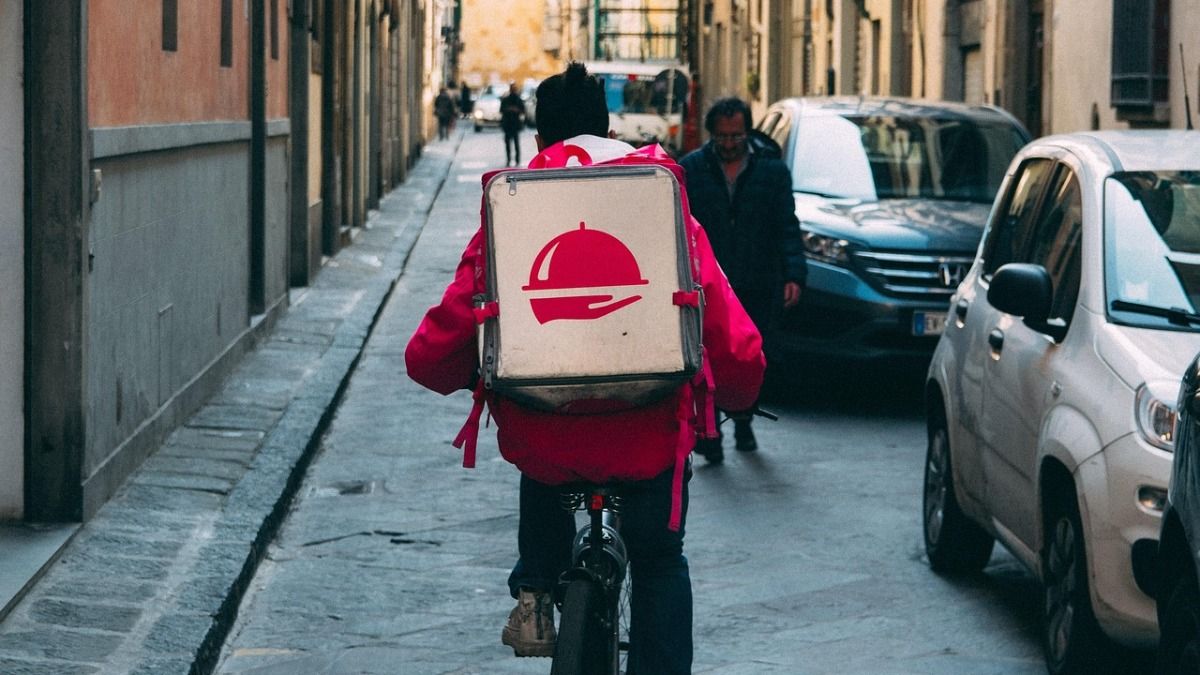 ৫ বছরে ১.৫ কোটি টাকা কামাই, ডেলিভারি বয় পেলেন 'অর্ডার কিং' খেতাব, কীভাবে? 