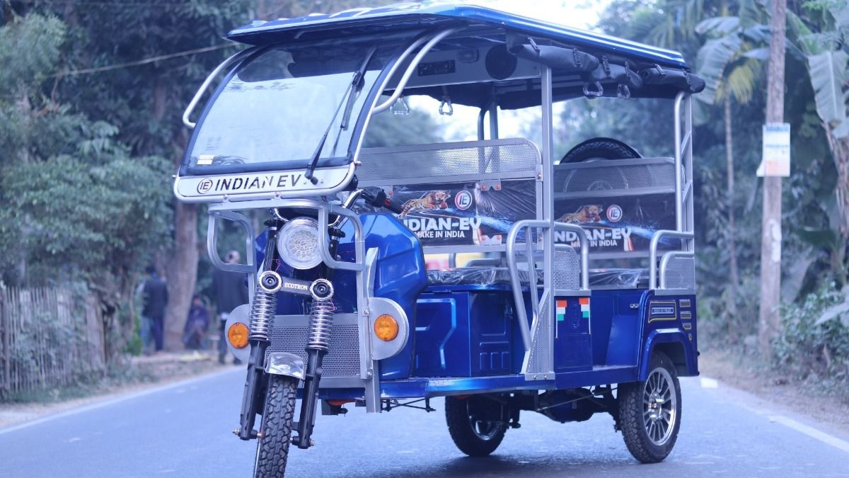 হাতি বা জিপ নয়, ময়ুর দেখতে ডুয়ার্সের এখানে চলছে 'টোটোসাফারি'; কোথায়?