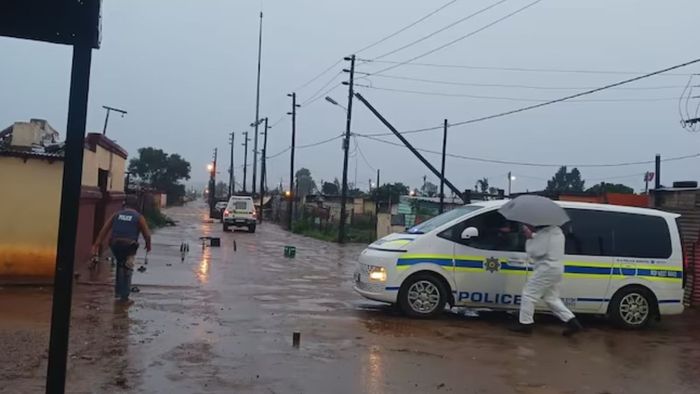 বন্দুকবাজের গুলিতে নিহত কমপক্ষে ১০