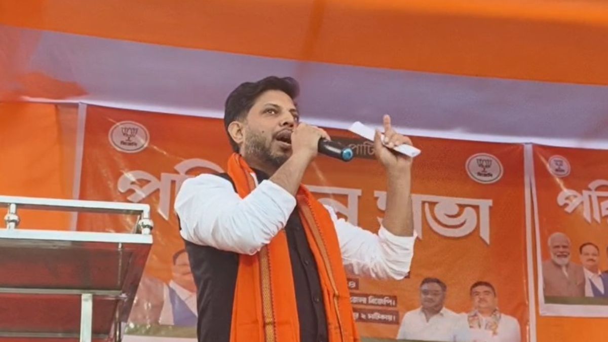 'হাতে লাঠি, ঝাঁটা নিন, যেখানেই দেখবেন পেটান', BJP নেতার মন্তব্যে বিতর্ক