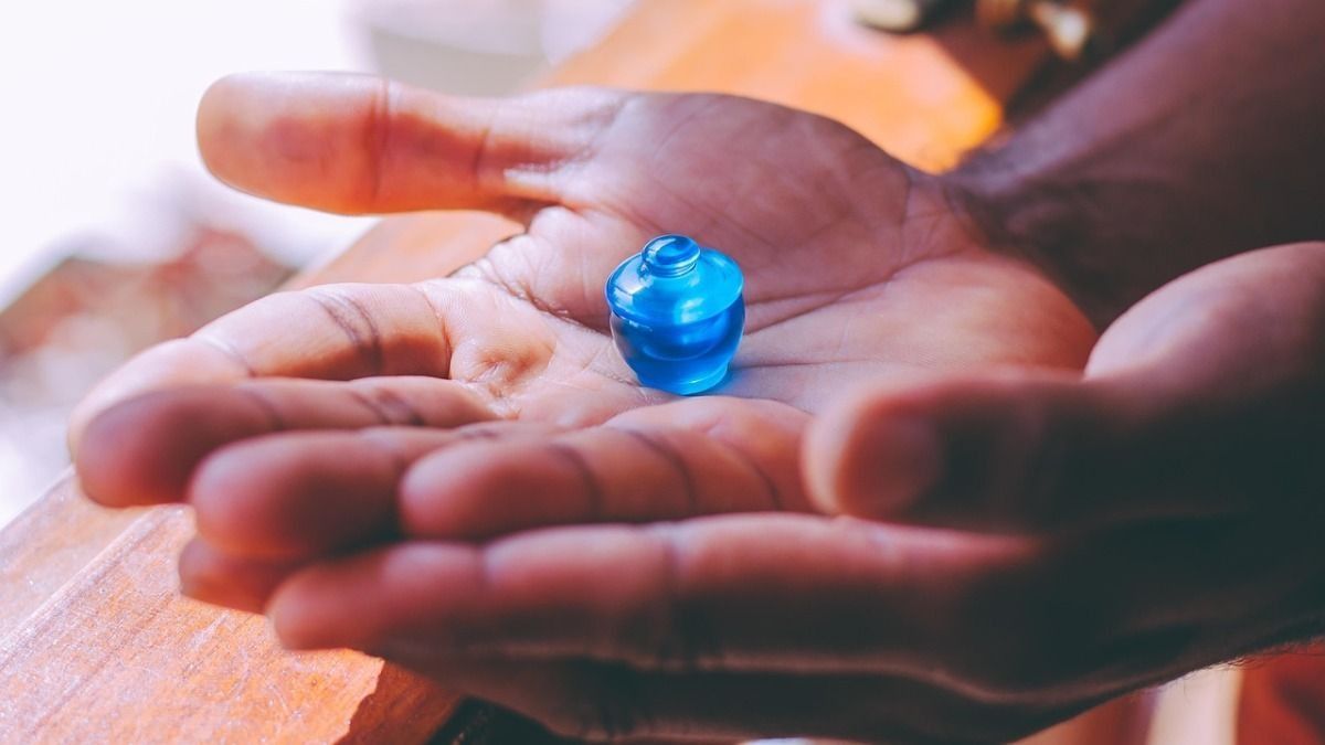 সকালে উঠে এভাবে হাতের তালু দেখলেই খুশি হন দেবী লক্ষ্মী,  আসল মন্ত্রটি জেনে নিন