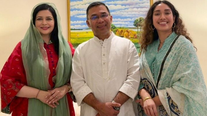 স্ত্রী ও মেয়ের সঙ্গে তারেক রহমান