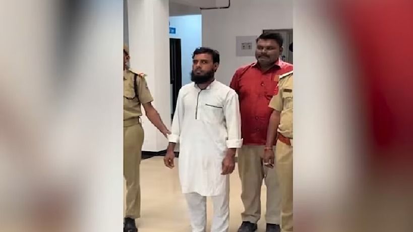 গ্রেফতার অভিযুক্ত।-ফাইল ছবি