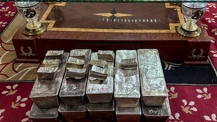 রুপোর দামে হঠাত্ পতন