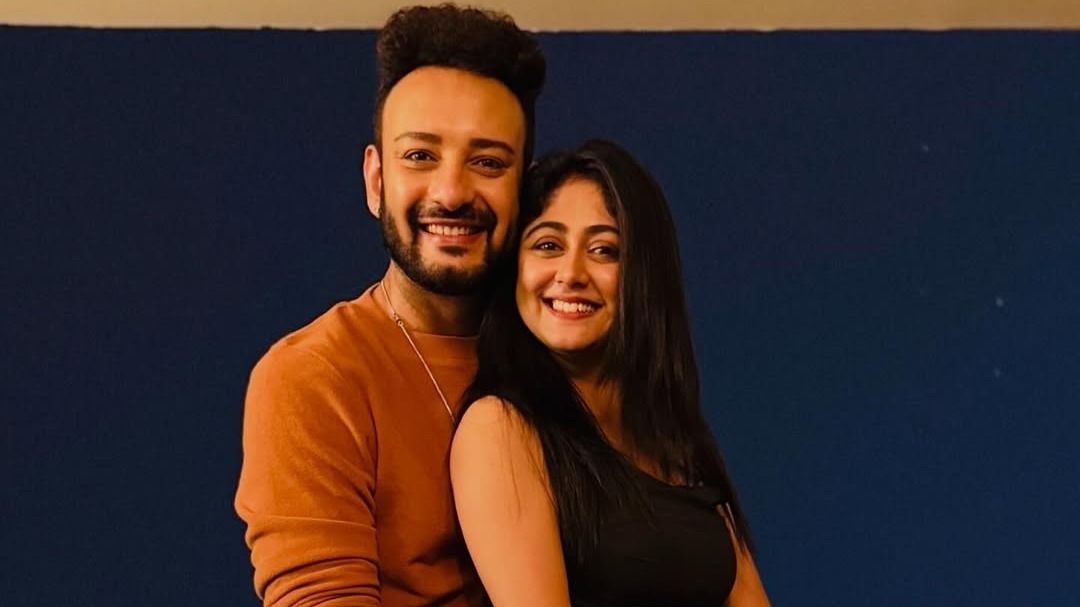 সাহেবের পরিবারের সঙ্গে বর্ষবরণের পার্টিতে সুস্মিতা! প্রেমে সিলমোহর কবে? 