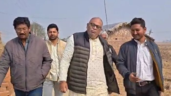 বিপাকে রাজ্যের মন্ত্রী চন্দ্রনাথ সিনহা