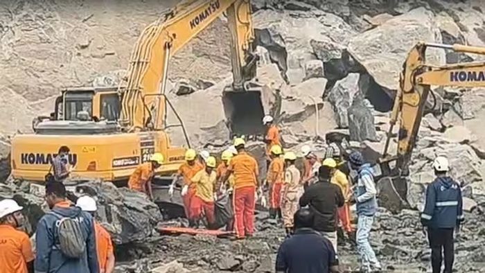 ওড়িশায় অবৈধ পাথর খাদানে বিস্ফোরণ