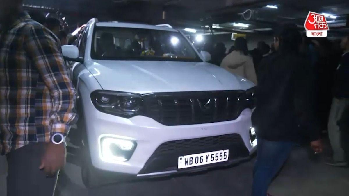 এই গাড়িতেই তোলা হয় ফাইল।-নিজস্ব ছবি