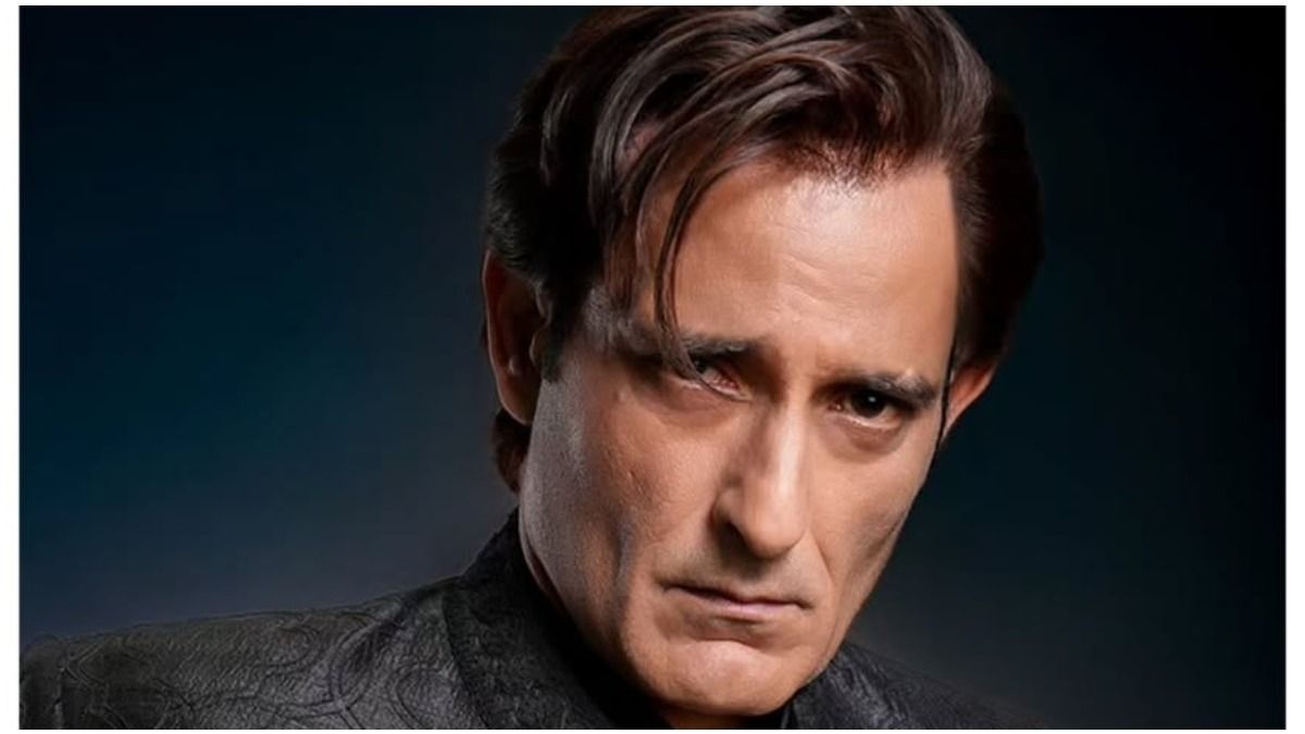 ব্রেকফাস্ট খান না, সারাদিন কী খেয়ে বয়স ধরে রেখেছেন অক্ষয় খান্না?