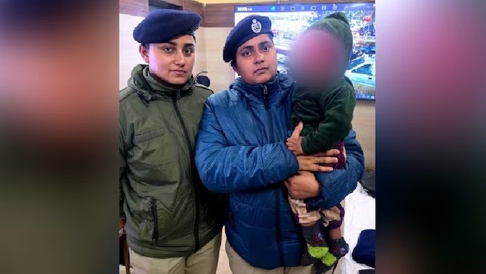 পুলিশ উদ্ধার করেছে শিশুটিকে।-ফাইল ছবি