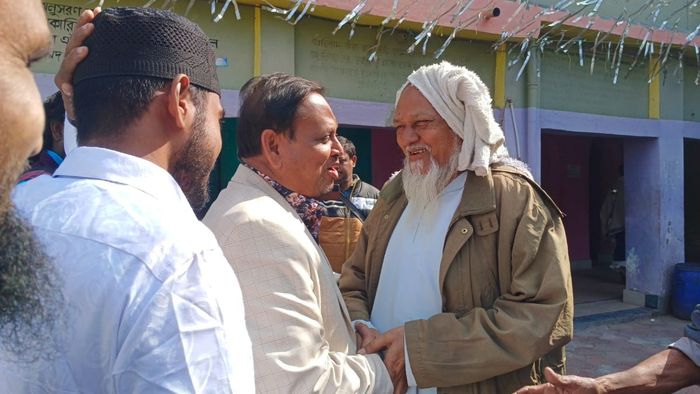 নওশাদের সঙ্গে দেখা না হওয়ায় রেগে কাঁই হুমায়ুন,