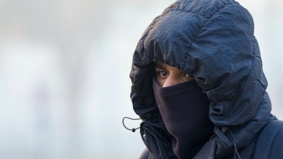 আপাতত তাপমাত্রা কিছুটা বাড়লেও ফের ঠান্ডা পড়বে, কবে থেকে? পূর্বাভাস আপাতত তাপমাত্রা কিছুটা বাড়লেও ফের ঠান্ডা পড়বে, কবে থেকে? পূর্বাভাস