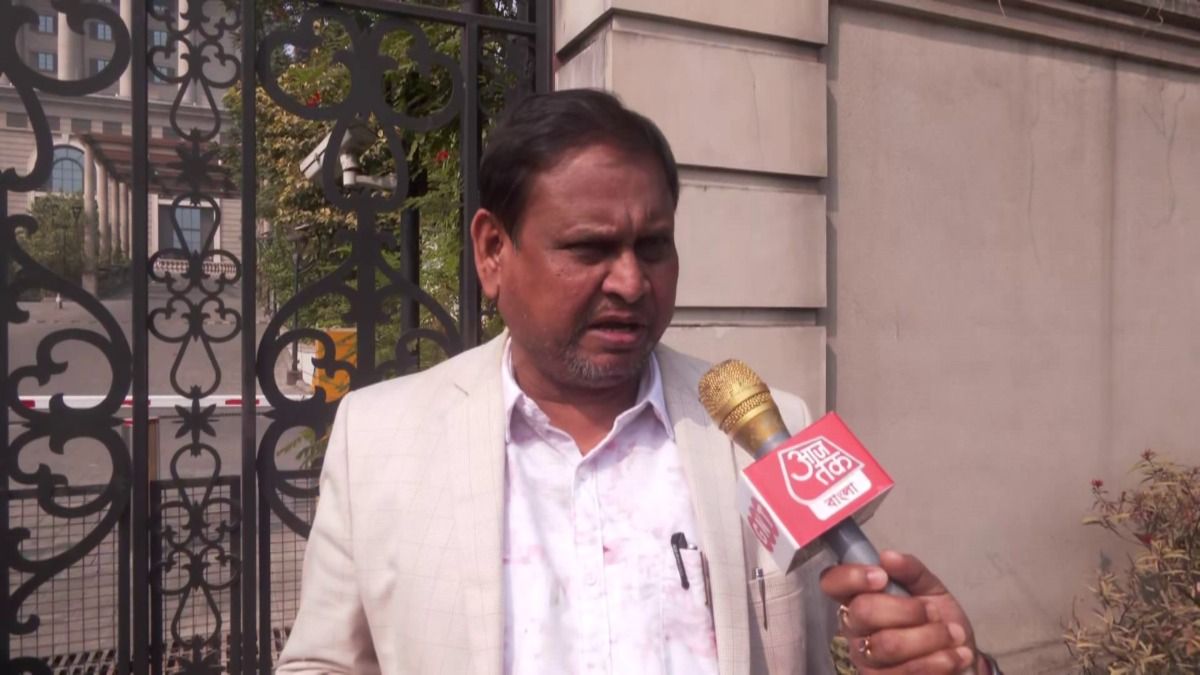 ক্ষমতায় এলে লক্ষ্মীর ভাণ্ডারে ৩ হাজার করে দেবেন, প্রতিশ্রুতি দিলেন হুমায়ুন কবীর 