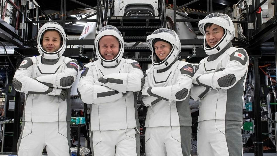 অসুস্থ নভোচারীসহ ৪ নভোচারী পৃথিবীতে ফিরে এলেন, ক্যালিফোর্নিয়ার কাছে অবতরণ করল ড্রাগন ক্যাপসুল অসুস্থ নভোচারীসহ ৪ নভোচারী পৃথিবীতে ফিরে এলেন, ক্যালিফোর্নিয়ার কাছে অবতরণ করল ড্রাগন ক্যাপসুল