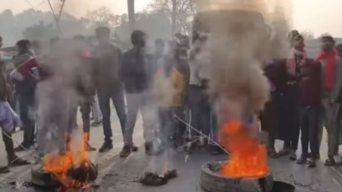 SIR হিয়ারিংয়ে হয়রানি কেন? চাকুলিয়ায় BDO অফিস ভাঙচুর, জখম IC, রণক্ষেত্র