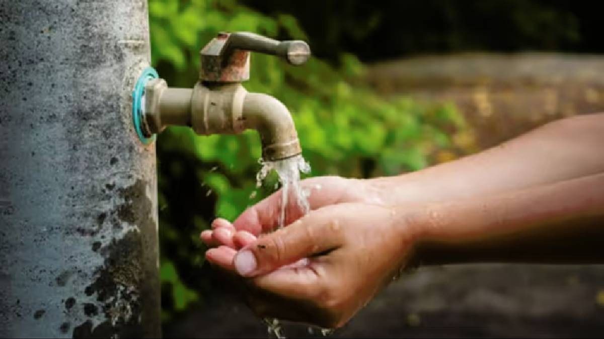 এক বছর বেতন বন্ধ, জল বন্ধের হুঁশিয়ারি উত্তরের তিন জেলার পাম্প অপারেটরদের