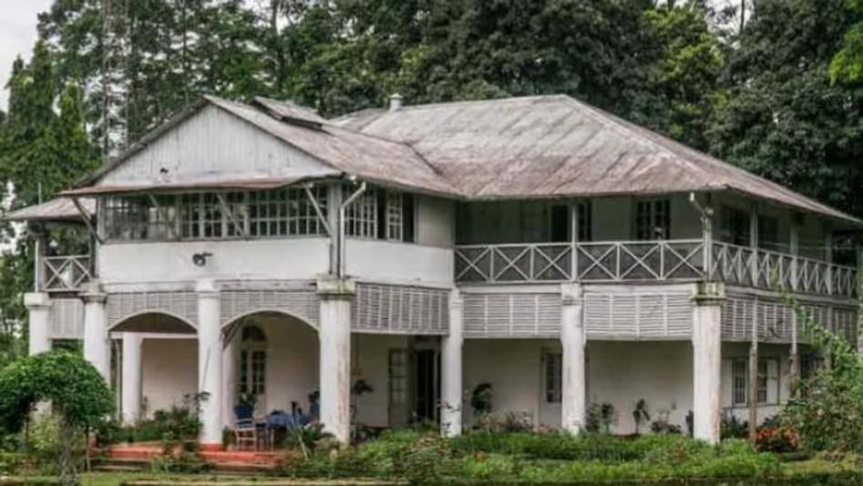 চা-বাগানের ব্রিটিশ বাংলোয় রাত্রিযাপনের হাতছানি, ডুয়ার্সের এই জায়গা দারুণ