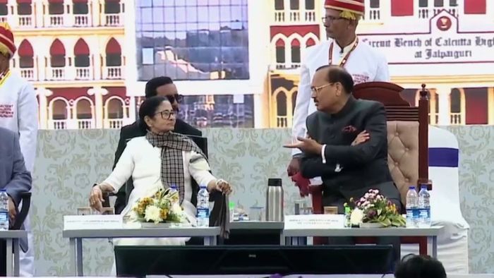 কেন্দ্রীয় সরকারের ভূমিকা নিয়ে প্রশ্ন তোলেন মুখ্যমন্ত্রী।