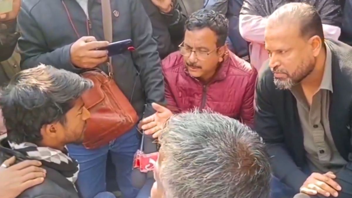 'উস্কানি দিয়েছে,' বেলডাঙায় মৃত পরিযায়ী শ্রমিকের বাড়িতে গেলেন ইউসুফ