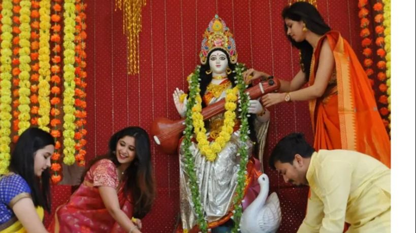 সরস্বতী পুজো। ফাইল ছবি।