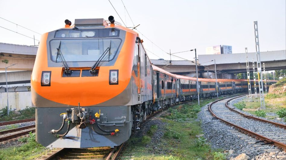 শিয়ালদা-সাঁতরাগাছি থেকে দু’টি নতুন অমৃত ভারত, কবে শুরু যাত্রা? টাইম টেবিল শিয়ালদা-সাঁতরাগাছি থেকে দু’টি নতুন অমৃত ভারত, কবে শুরু যাত্রা? টাইম টেবিল