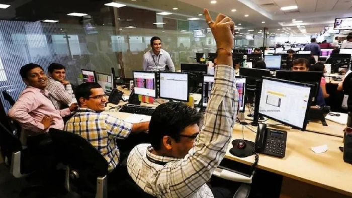 HUL-এর শেয়ারে বাম্পার লাভ