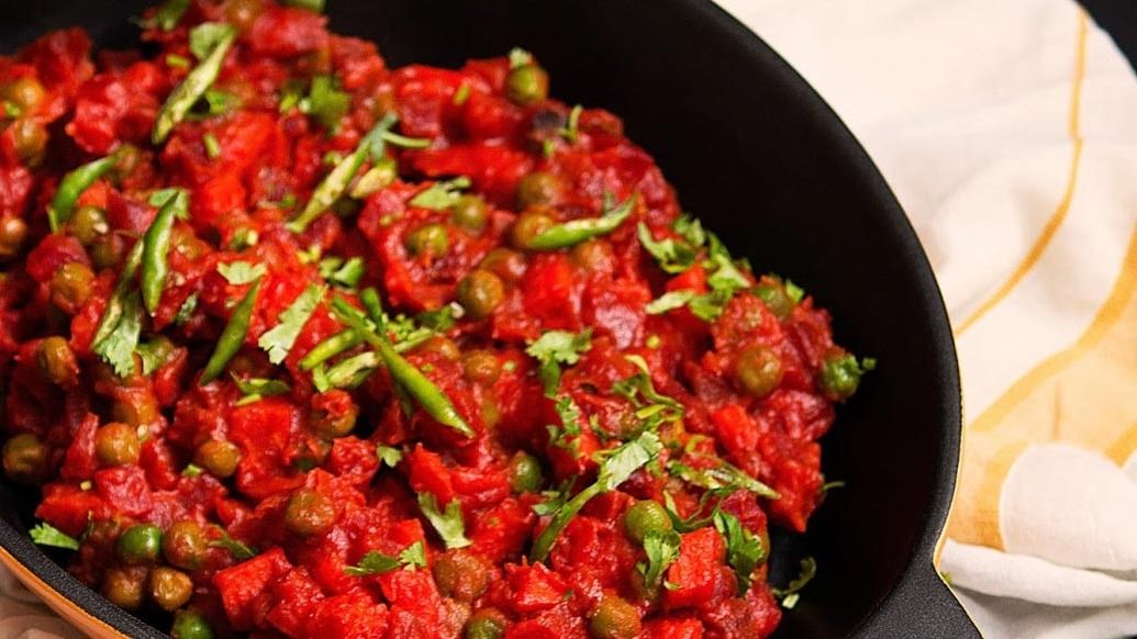 রুটি-পরোটার সঙ্গে জমে যাবে, সহজে বানান বিট-গাজরের তরকারি 