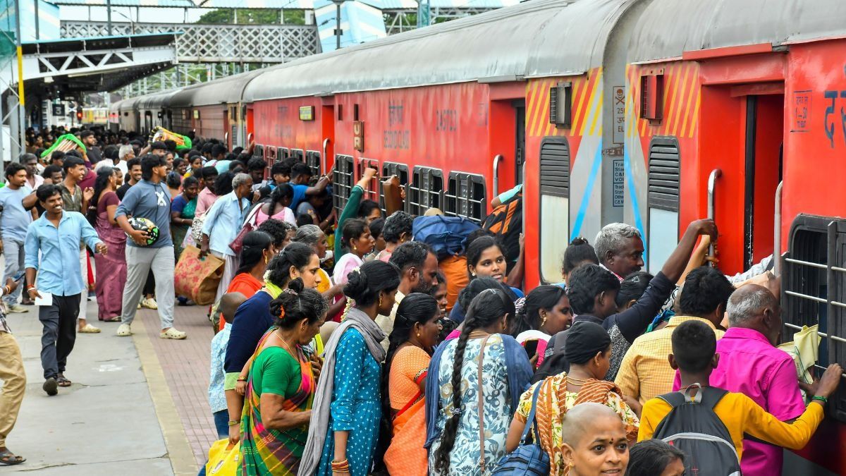 সিনিয়র সিটিজেনদের ট্রেনের টিকিটে ছাড় ফিরছে? বাজেটে বড় ঘোষণার প্রত্যাশা