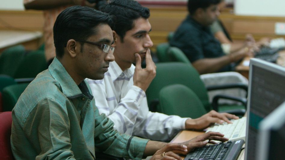 বাজেট ২০২৬: আয়কর আইনে বড় বদল, জোর নিয়ম আর জরিমানায় বাজেট ২০২৬: আয়কর আইনে বড় বদল, জোর নিয়ম আর জরিমানায়