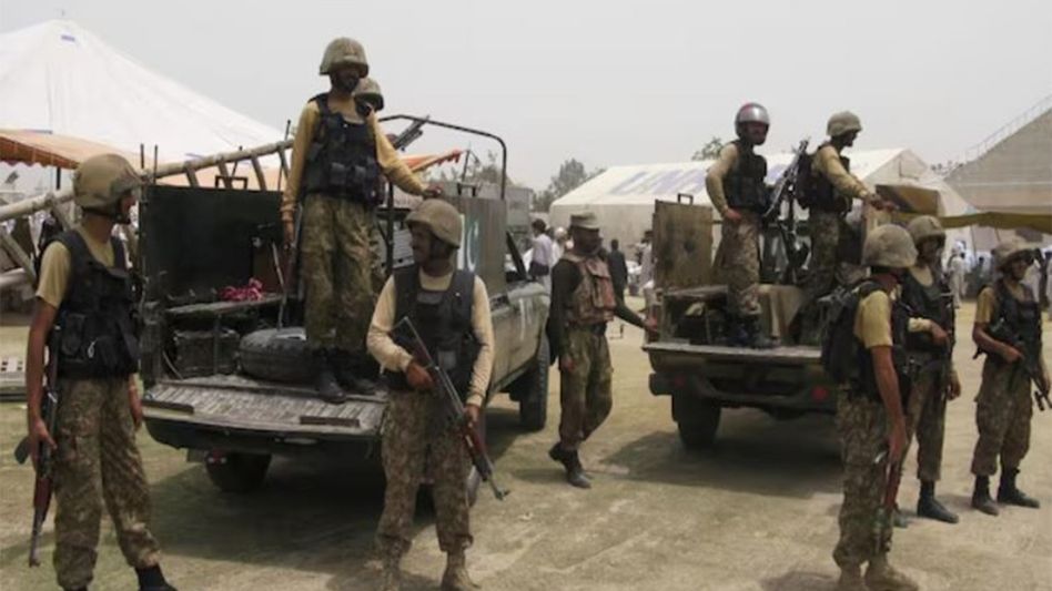 বালোচিস্তানে হামলা ও সেনা অভিযানে ২০০-র বেশি মৃত, ভারতের হাত দেখছে পাকিস্তান বালোচিস্তানে হামলা ও সেনা অভিযানে ২০০-র বেশি মৃত, ভারতের হাত দেখছে পাকিস্তান