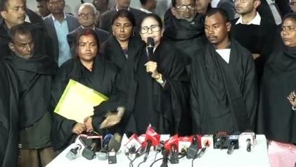 'অপমান করেছে, মিটিং বয়কট করে এসেছি,' জ্ঞানেশ কুমারকেই যে ভাবে টার্গেট করলেন মমতা