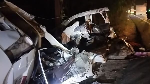 আলিপুরদুয়ারে নিয়ন্ত্রণ হারিয়ে গাছে ধাক্কা গাড়ির, ঘটনাস্থলেই ৩ জনের মৃত্যু