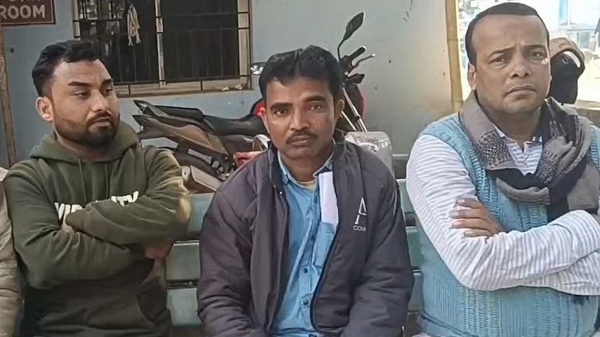 মালদায় SIR কেন্দ্রে যাওয়ার পথে টোটো উল্টে মৃত স্ত্রী-শিশু, মর্গে রেখে স্বামী গেলেন শুনানিতে