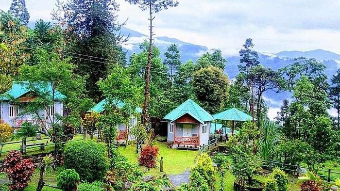 প্রতি ঋতুতে রূপ বদলায়, ভুটানের গা ঘেঁষা ডুয়ার্সের এই গ্রাম সৌন্দর্যের স্বর্গরাজ্য