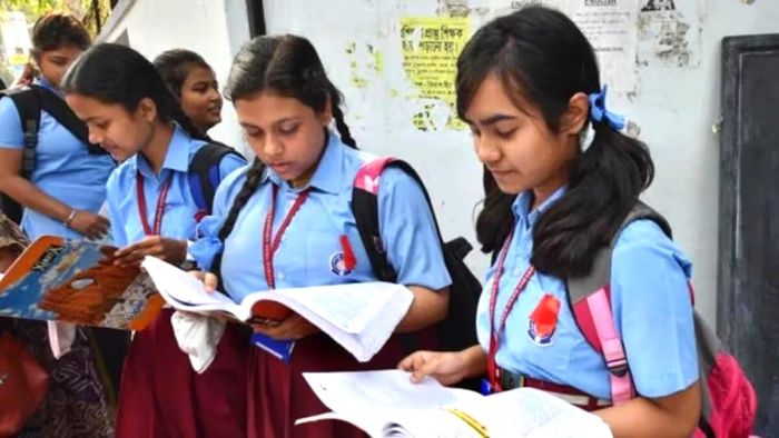 মাধ্যমিক পরীক্ষার্থী।-ফাইল ছবি