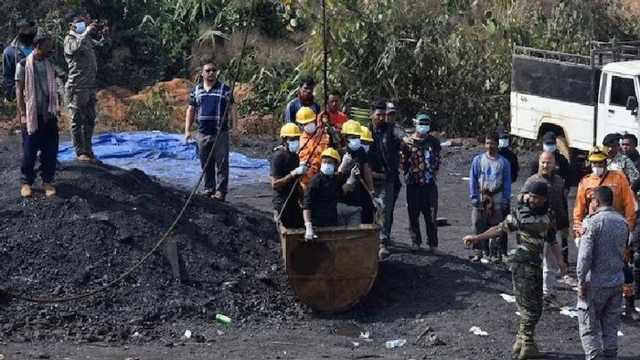 মেঘালয়ের কয়লা খনিতে চলছে মৃতদেহের খোঁজ।-ফাইল ছবি