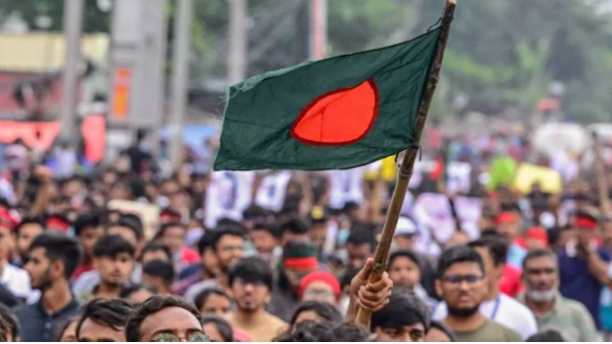 ভোটের ৭২ ঘণ্টা আগে বাংলাদেশে বিএনপি-জামাত তুমুল সংঘর্ষ, জখম বহু, ঠিক কী পরিস্থিতি? 