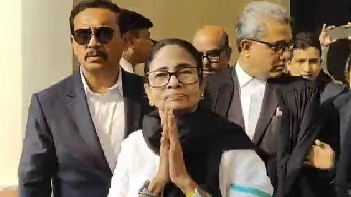 সুপ্রিম কোর্টের শুনানিতে মমতা কেন? বিরোধিতা করে শীর্ষ আদালতেই আবেদন দাখিল