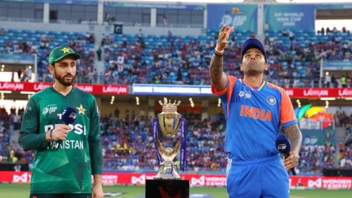 T20 বিশ্বকাপে ভারত-পাকিস্তান ম্যাচ নিয়ে যাবতীয় টানাপোড়েন অবশেষে শেষ।