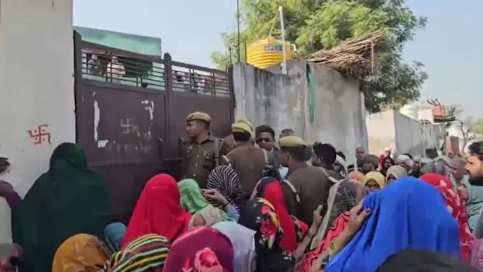 ঘর থেকে উদ্ধার একই পরিবারের ৫ সদস্যের দেহ, খুন না আত্মহত্যা?   